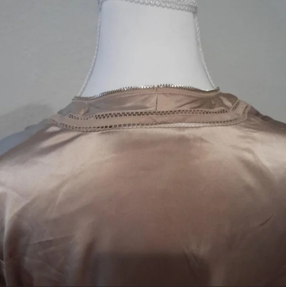 Elie Tahari 100% Silk Champagne Bomber with Round the Neck Zip Detail - Picture 4 of 8